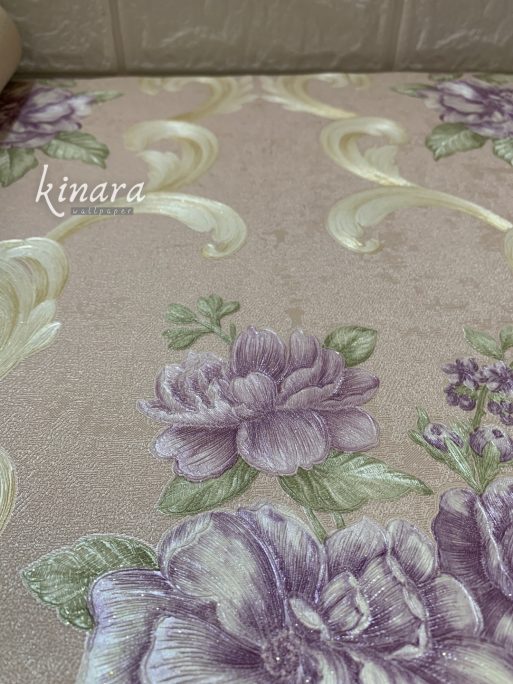 Wallpaper Bunga Shabby Ungu Dasar Krem E0155