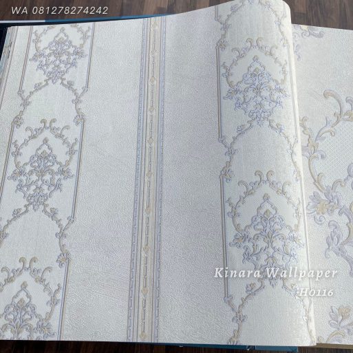 Wallpaper Batik Salur Klasik Silver Gold Dasar Cream