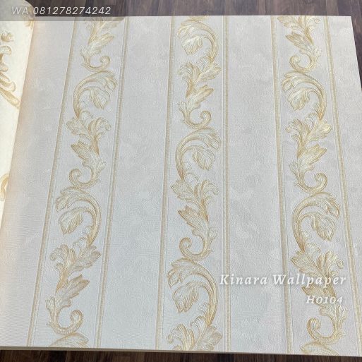 Wallpaper Salur Klasik Gold Dasar Cream